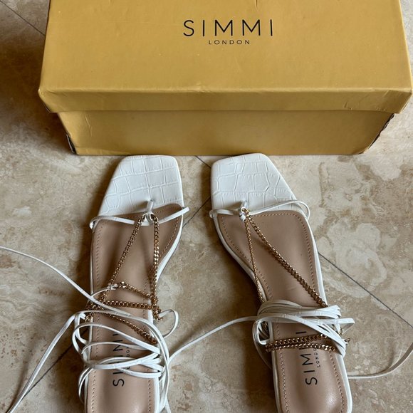 SIMMI SHOES - ERINA GOLD FAUX CROC PRINT CHAIN LACE UP FLAT SANDALS - Picture 2 of 5
